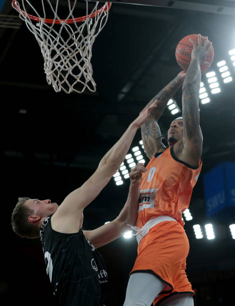 在众多参赛 在众多参赛