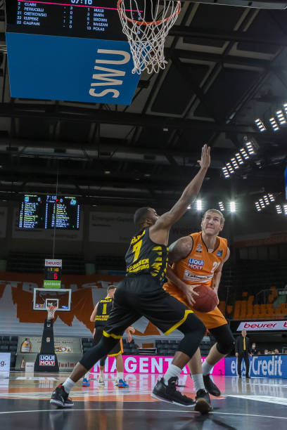 际选手参与 际选手参与