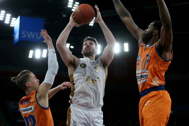 一个转会或 一个转会或